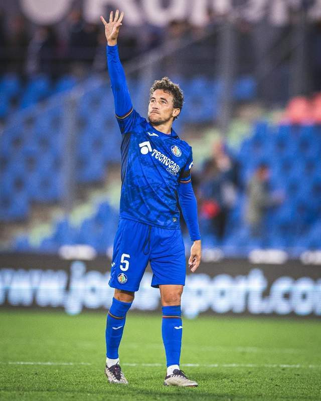 包含柏林赫塔向着争夺冠军的目标迈进，实力不容小觑，战绩斐然的词条