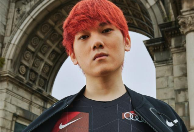 包含CLG绝杀FLY,JackeyLove拿下关键大龙宿命之战淘汰赛,留下经典瞬间的词条 包含CLG绝杀FLY,JackeyLove拿下关键大龙宿命之战淘汰赛,留下经典瞬间的词条