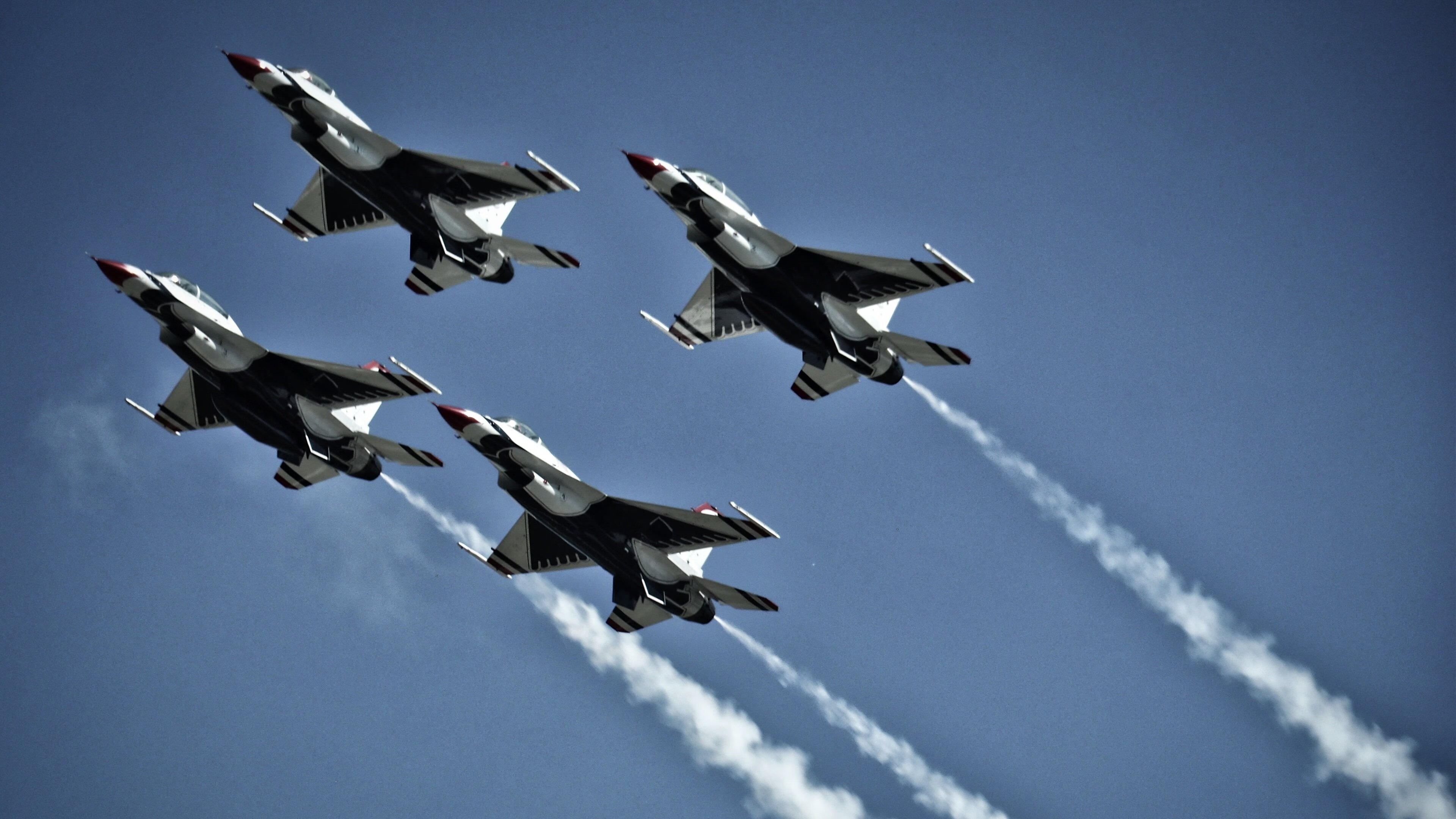 中场意志与团队协奏,当德布劳内扛起曼城,AC米兰以罗马为阶