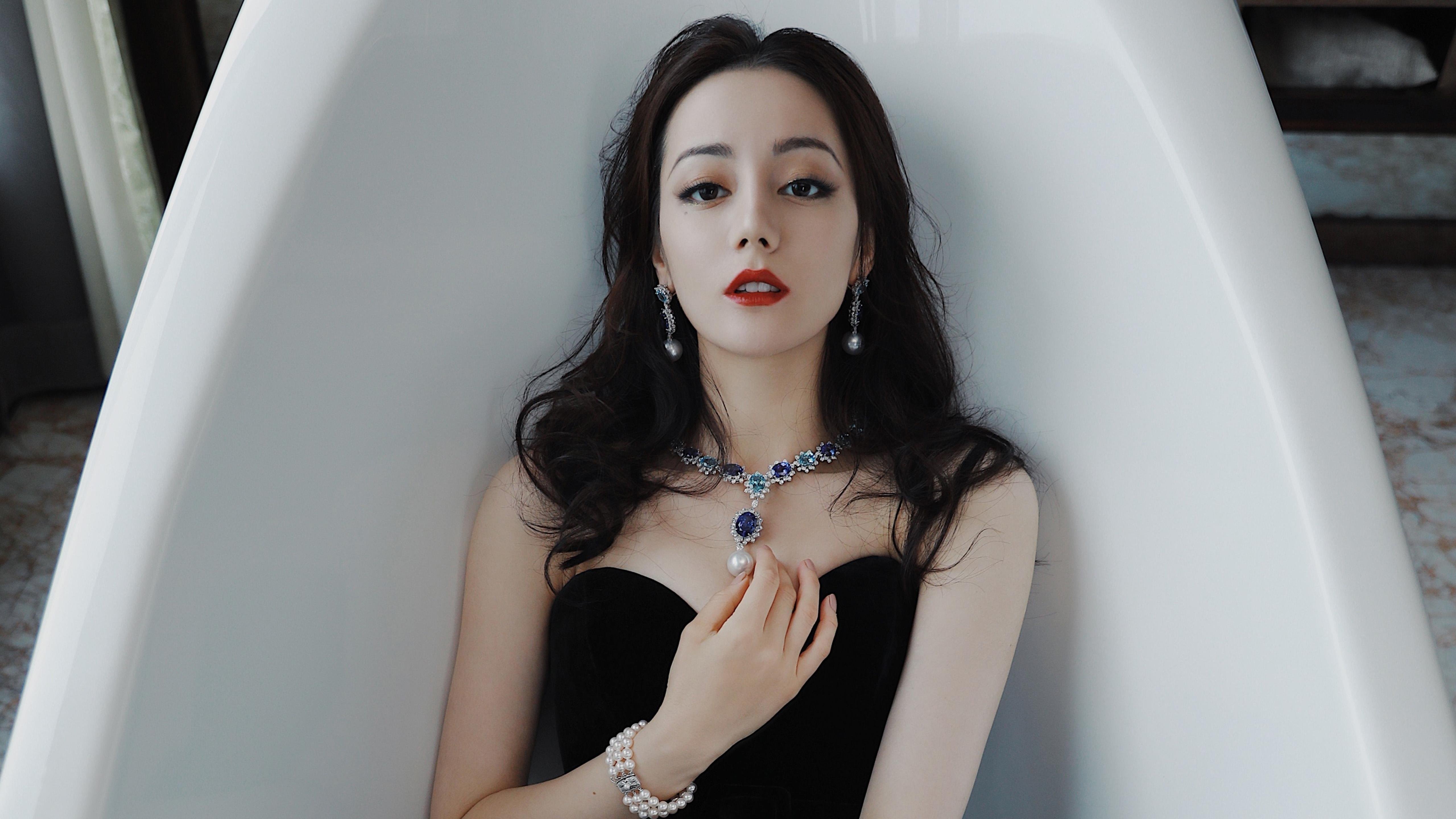 战术教科书,葡萄牙智慧绞杀巴萨,格纳布里化身半决赛终极接管者