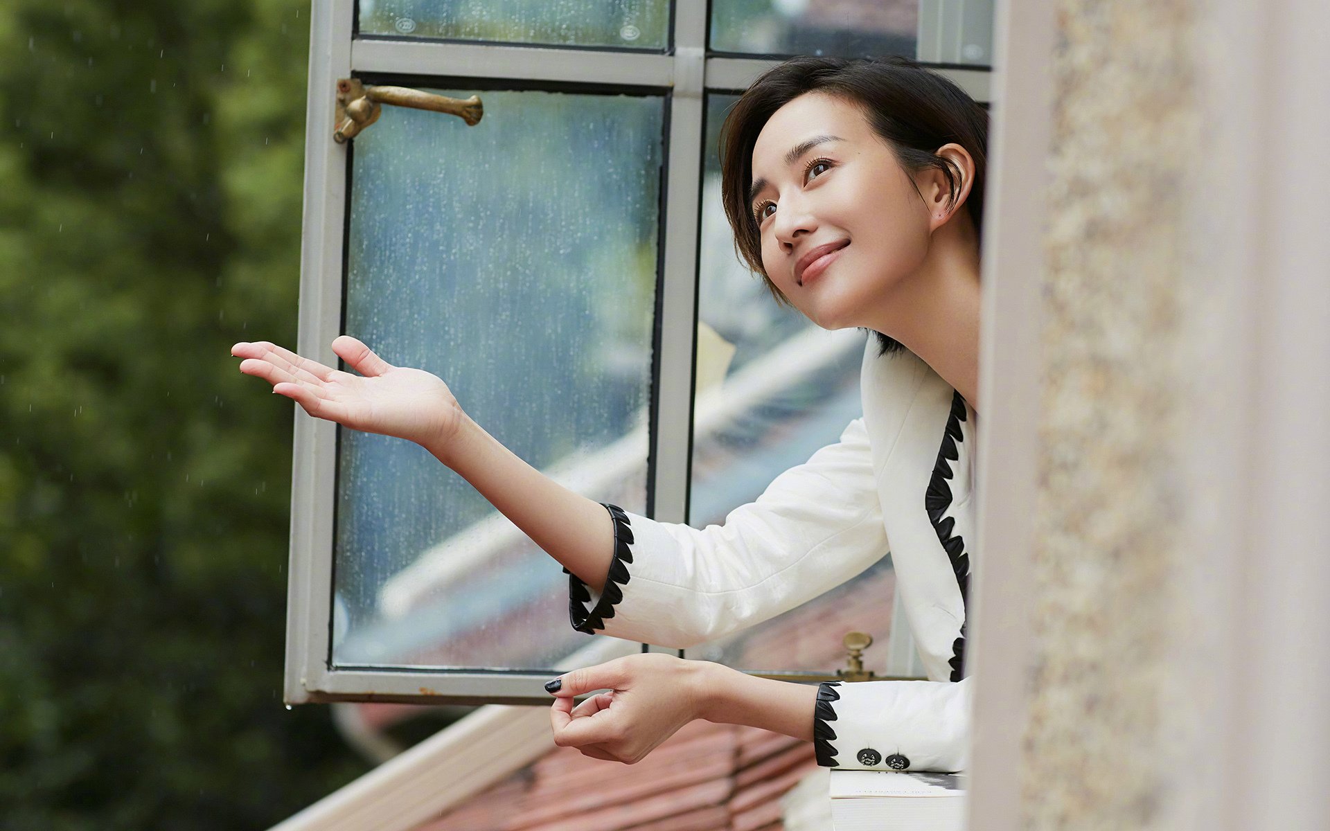 年度焦点之战，森林狼爆冷击败深圳队，拉文独揽风云接管比赛