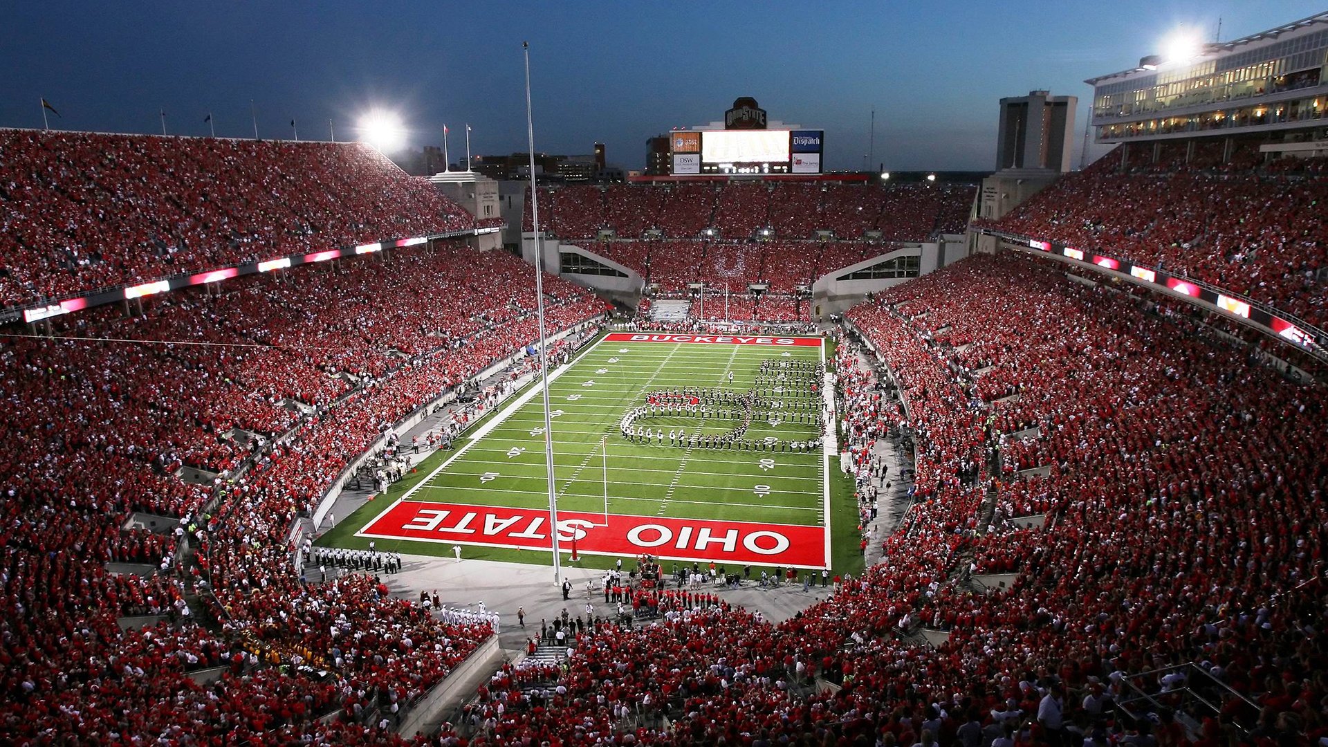 年度焦点之战，森林狼爆冷击败深圳队，拉文独揽风云接管比赛