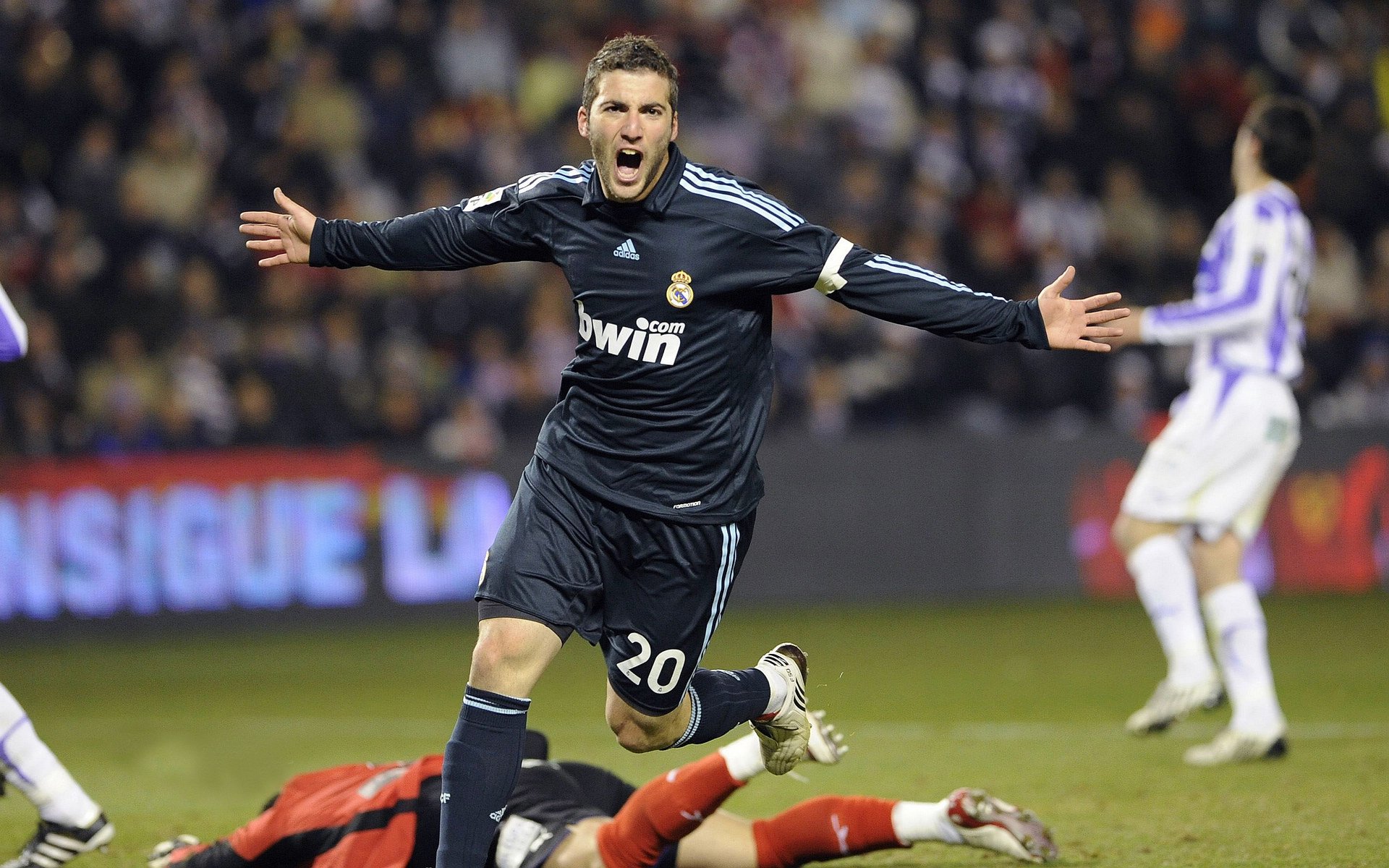 最硬核的抢七!单节轰下44分,拉文接管末节,雷霆用窒息攻防碾过爵士