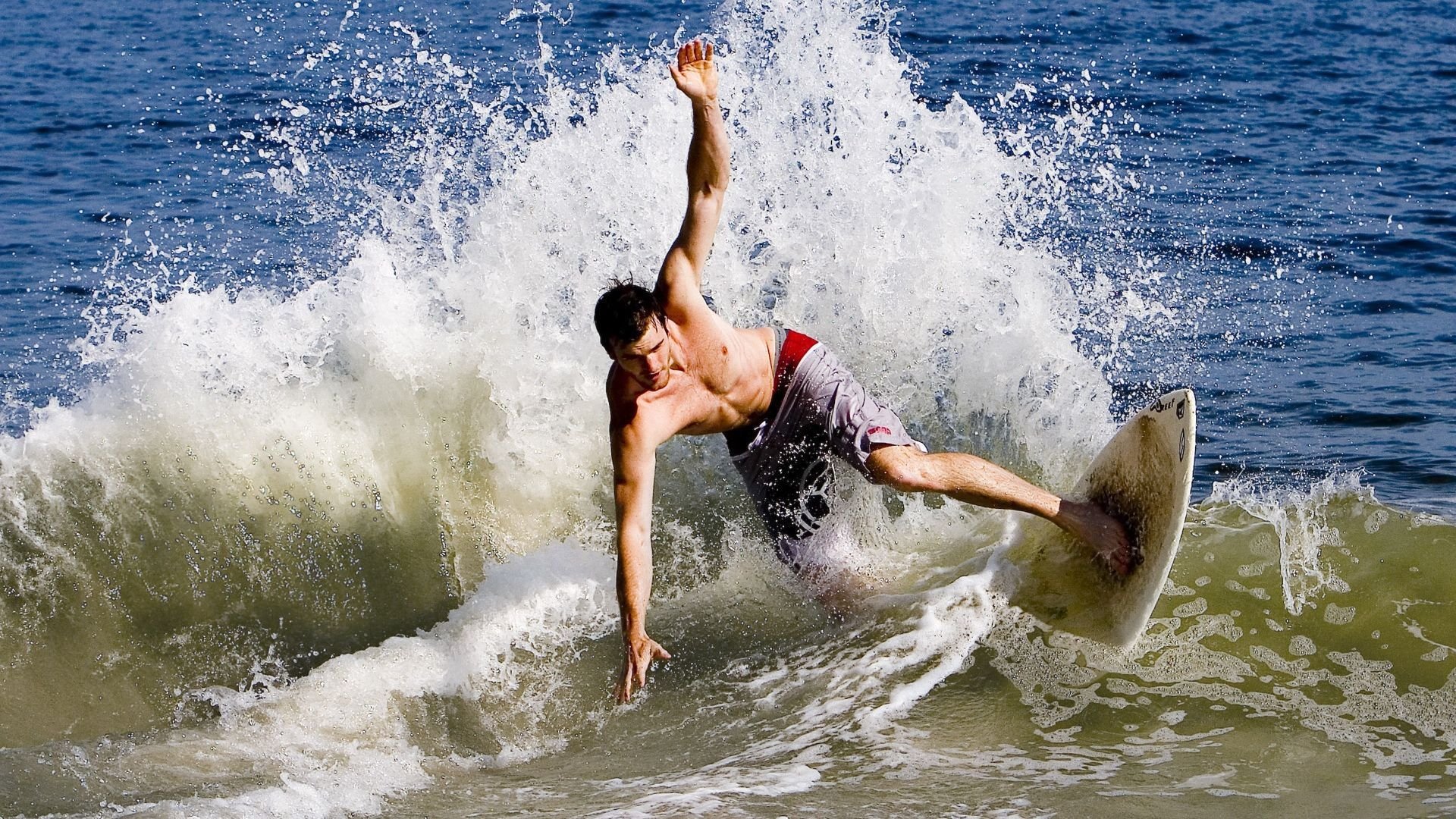 足球世界的双重奏，巴拉圭绝杀尼日利亚点燃希望，弗拉霍维奇欧冠半决赛封神之战