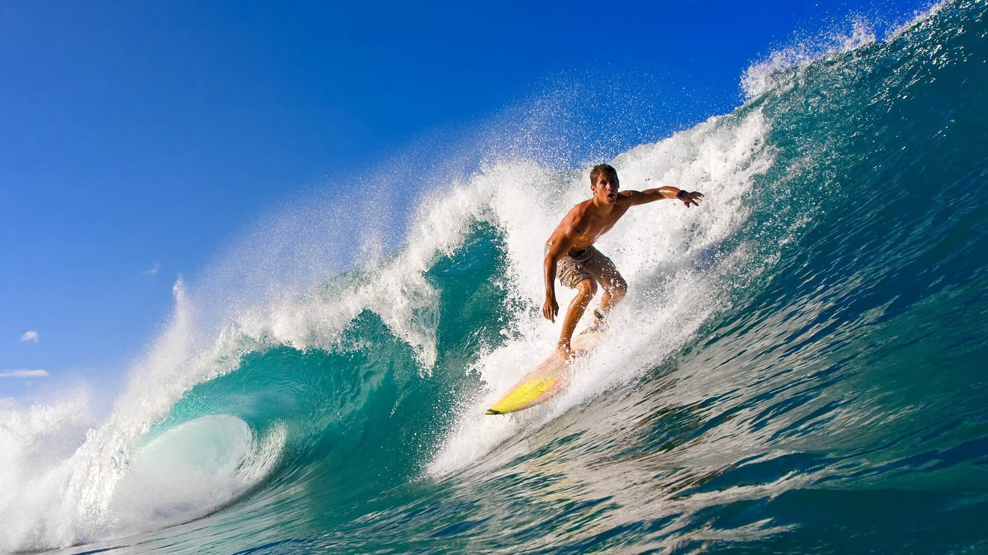 F1新赛季揭幕战焦点，伊朗车队压制美国劲旅，赛车场上的国际较量