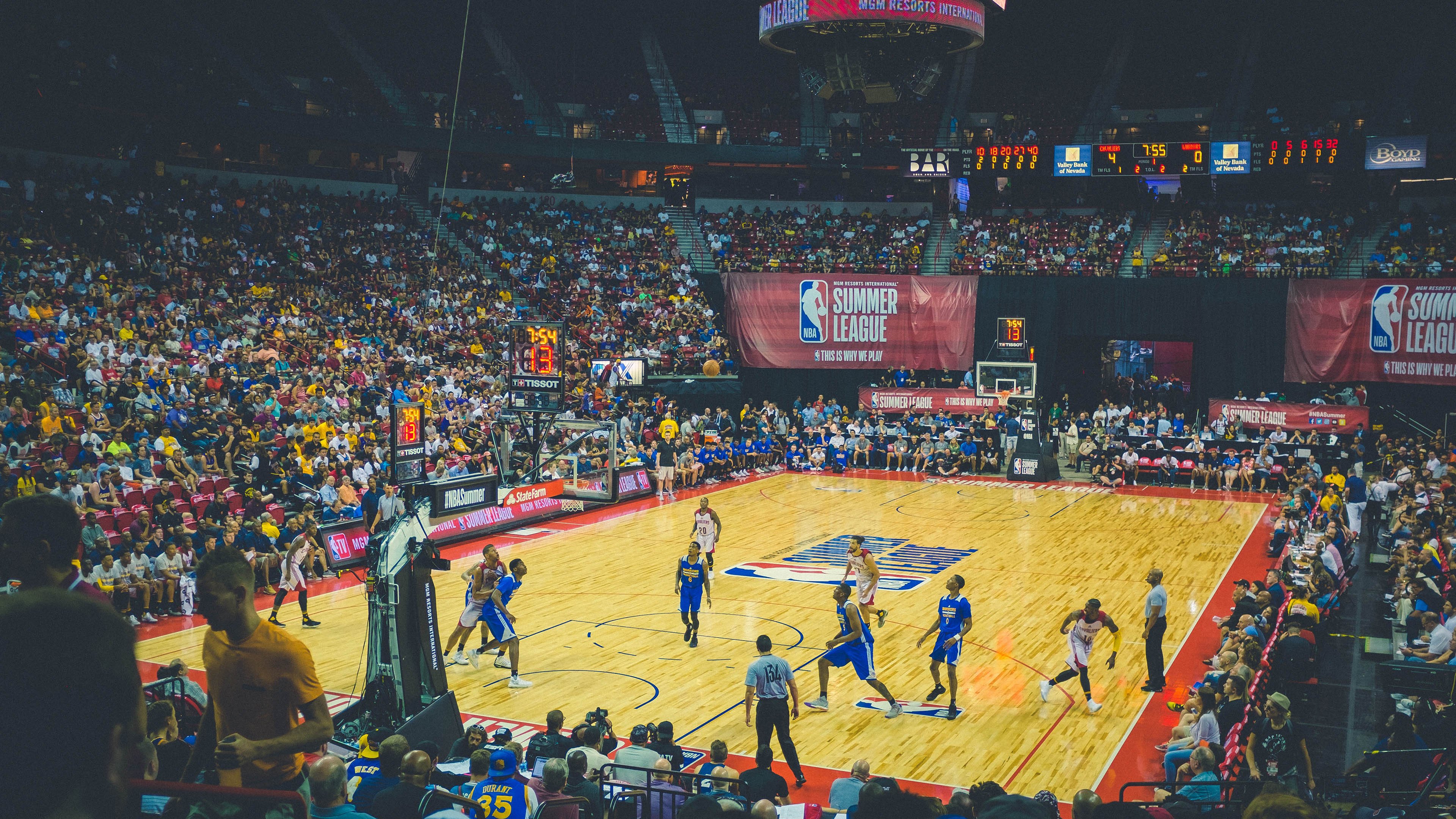 赛道上的国家德比,当美国速度击碎尤文王朝,F1年度争冠迎来终极变局